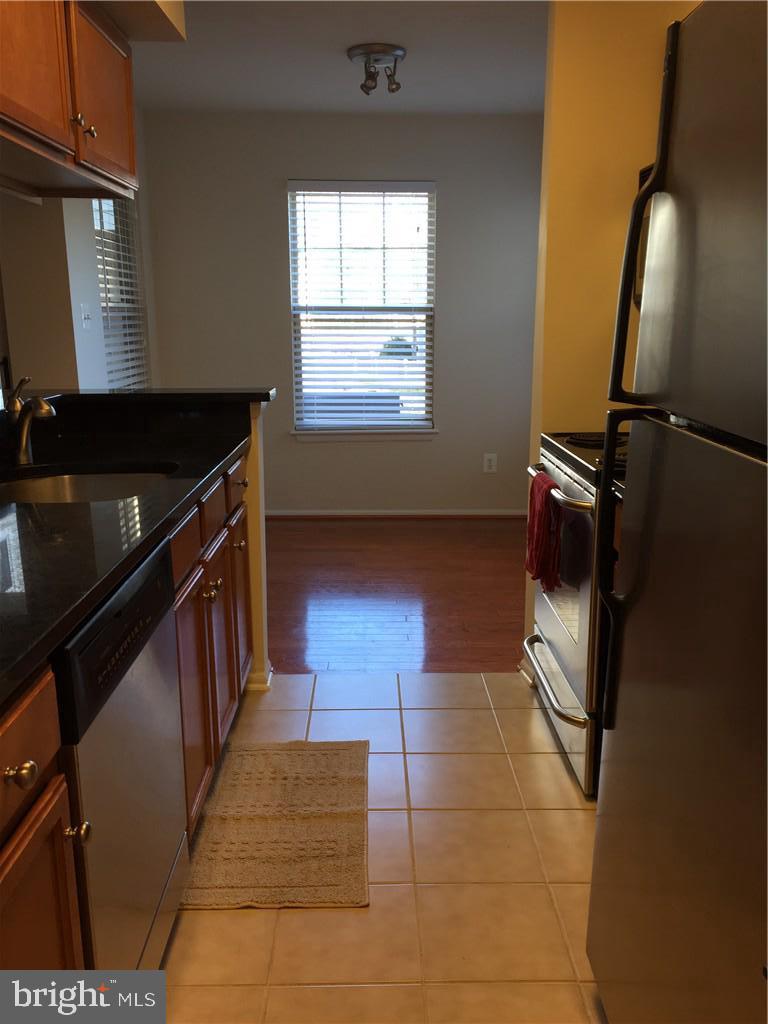 1727 Ascot Way, Unit C Reston, VA 20190 - Photo 7 of 25 Kitchen - view 1