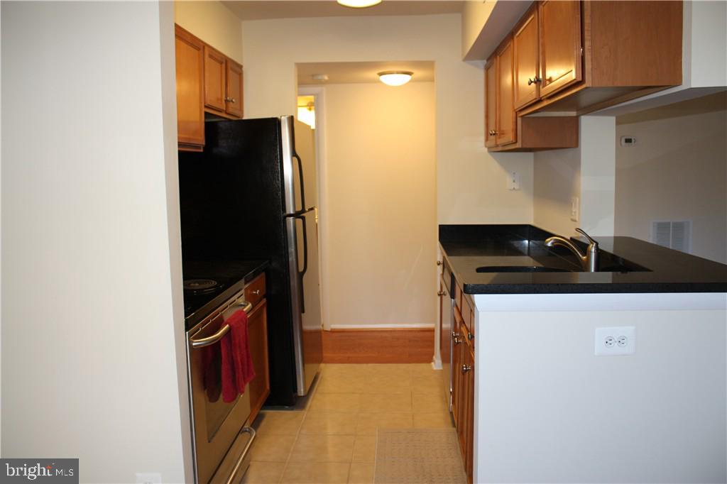 1727 Ascot Way, Unit C Reston, VA 20190 - Photo 8 of 25 Kitchen - view 2