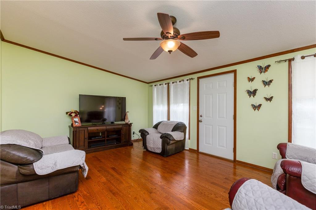 3644 Smithtown Road East Bend, NC 27018 - Photo 2 of 16 Living Room