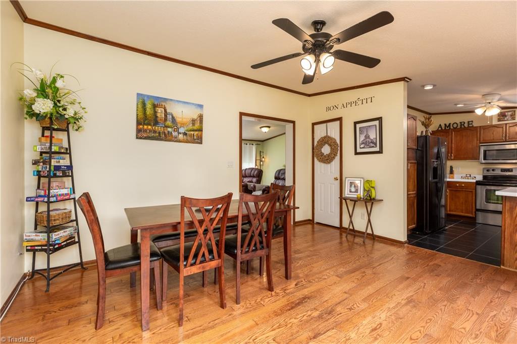 3644 Smithtown Road East Bend, NC 27018 - Photo 5 of 16 Dining room