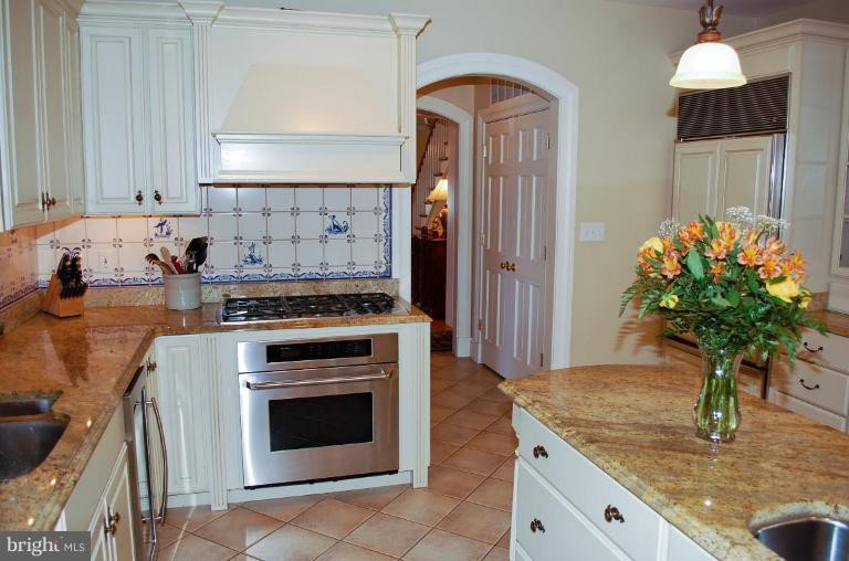 1021 Wagner Road Towson, MD 21204 - Photo 5 of 22 Kitchen #2