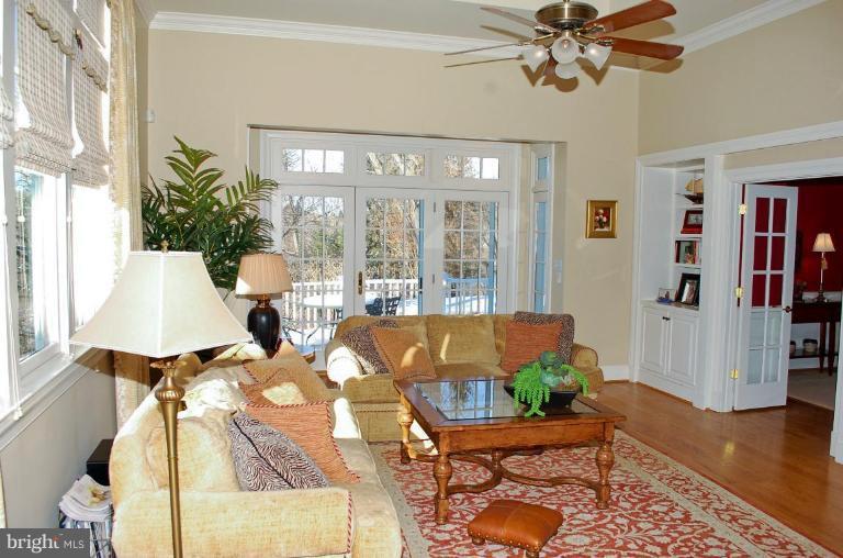 1021 Wagner Road Towson, MD 21204 - Photo 8 of 22 Family Room