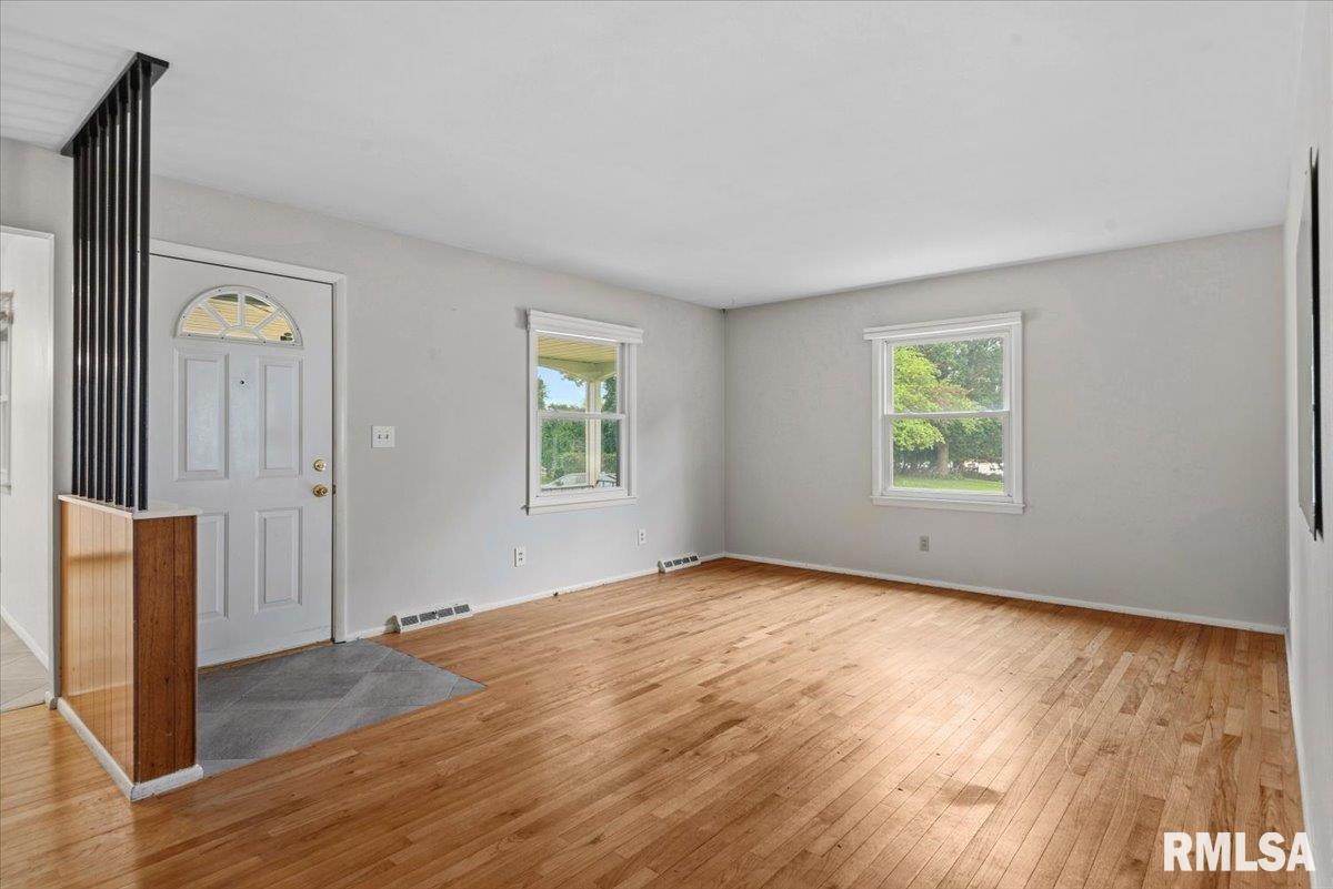 124 Nottingham Road Springfield, IL 62704 - Photo 5 of 38