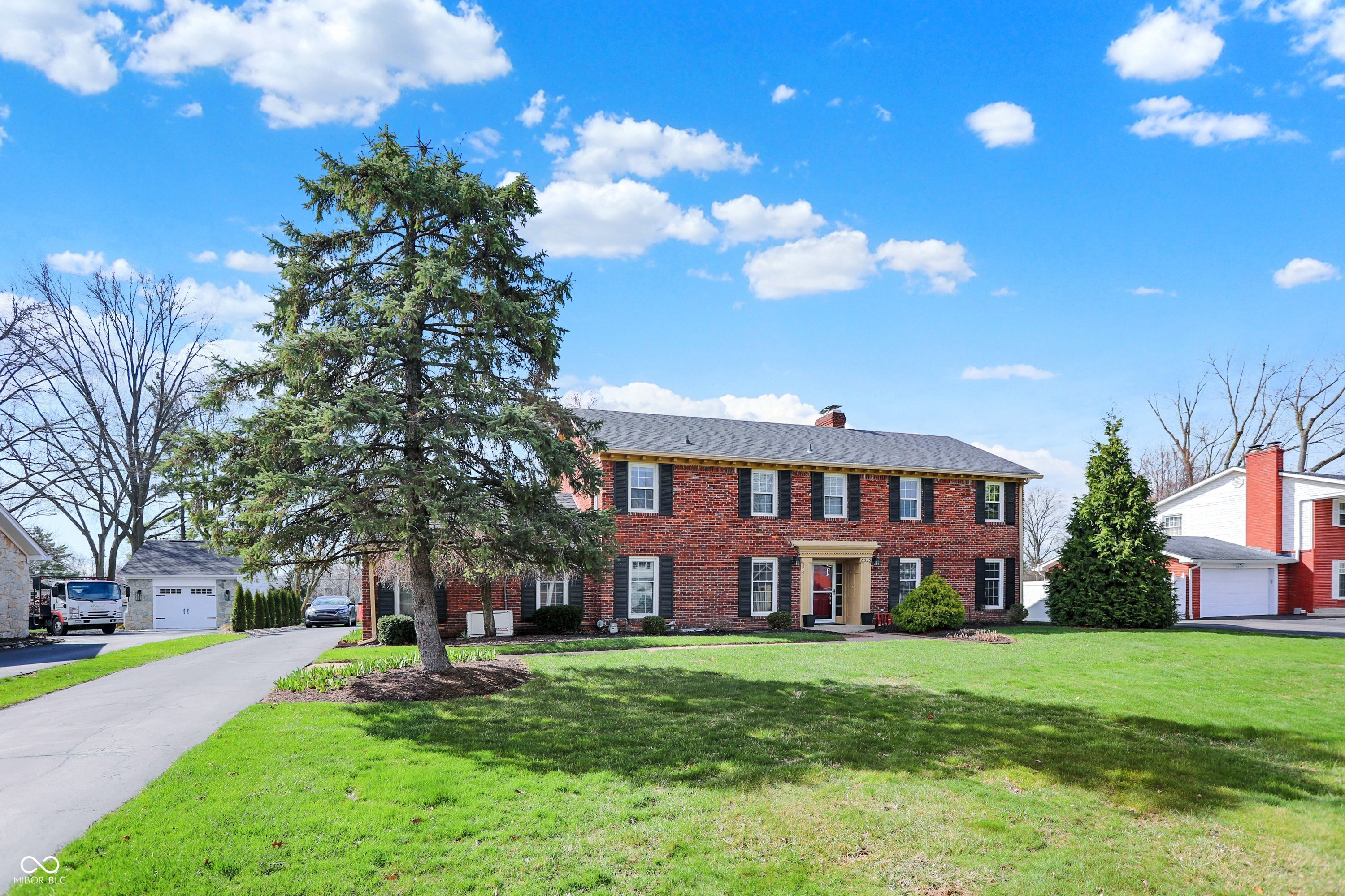 6325 Welham Road Indianapolis, IN 46220 - Photo 4 of 49