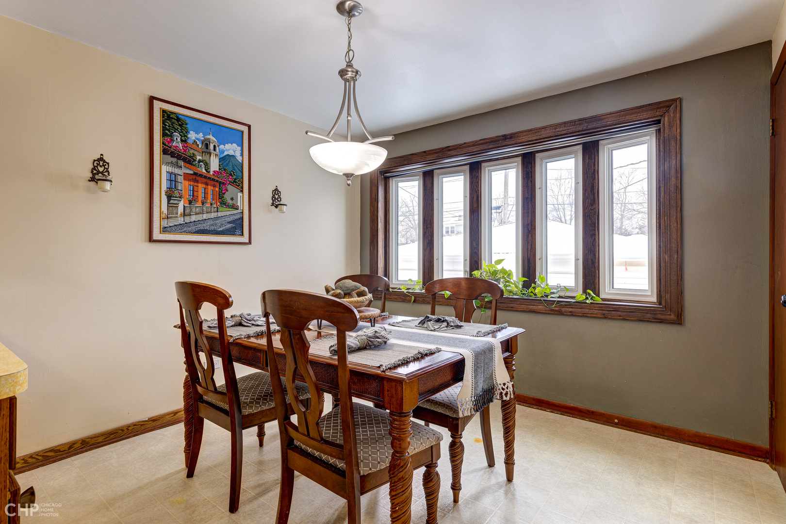 10808 Massasoit Avenue Chicago Ridge, IL 60415 - Photo 15 of 33 a view of a dining room with furniture window and outside view