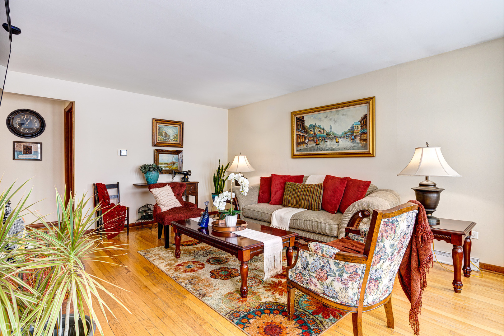 10808 Massasoit Avenue Chicago Ridge, IL 60415 - Photo 4 of 33 a living room with furniture and wooden floor