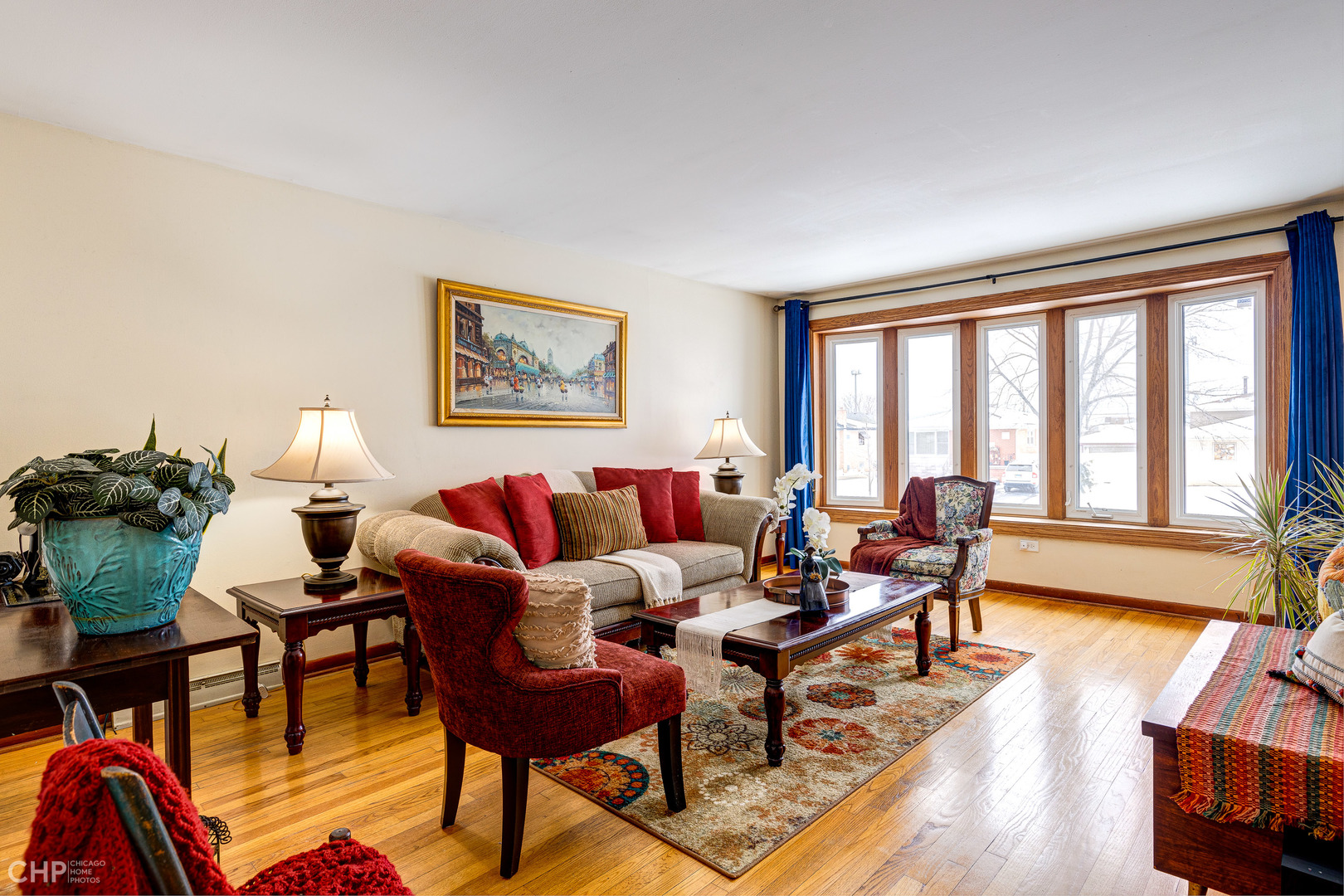 10808 Massasoit Avenue Chicago Ridge, IL 60415 - Photo 6 of 33 a living room with furniture and a large window