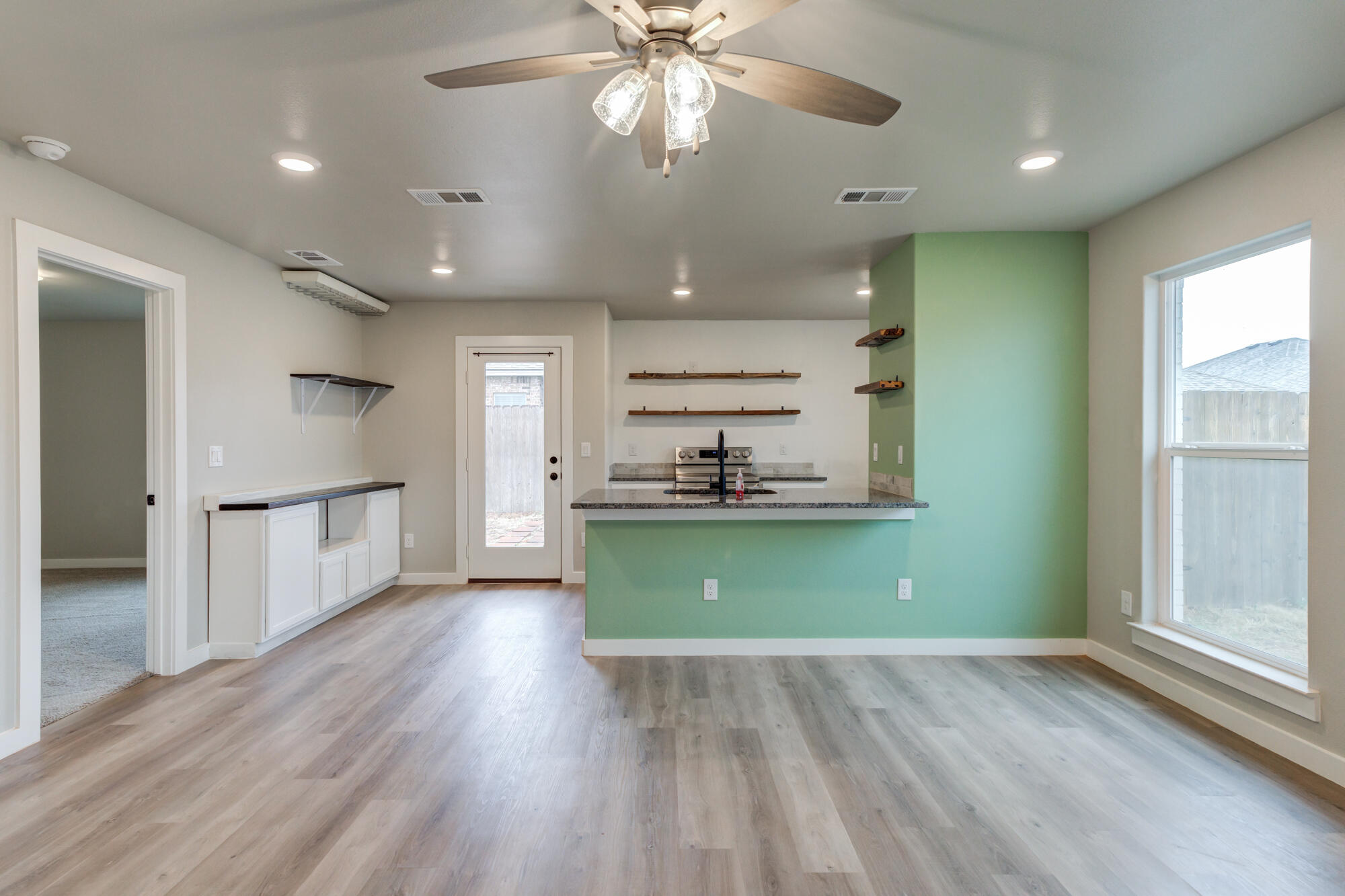 3003 Aberdeen Avenue Wolfforth, TX 79382 - Photo 2 of 12 Living