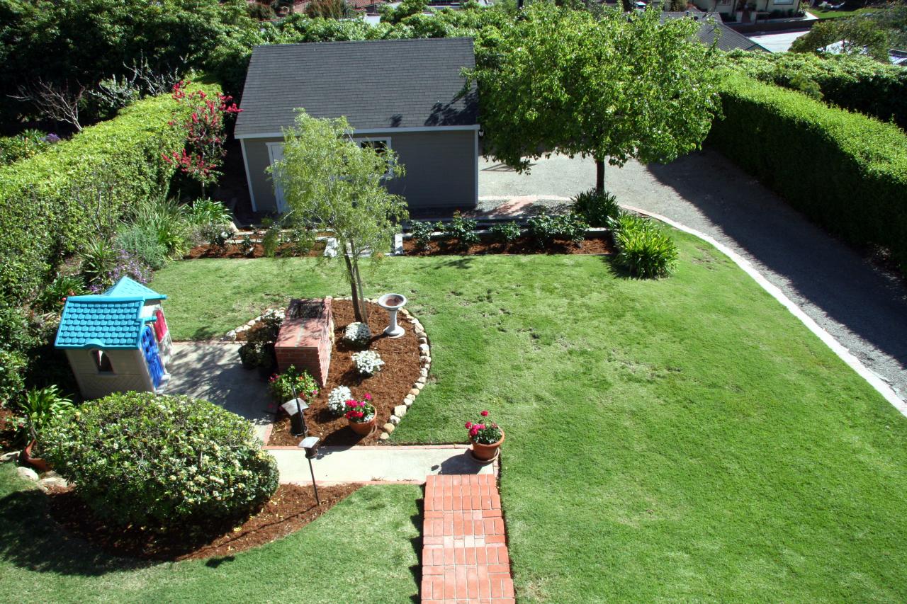 934 Medio Road Santa Barbara, CA 93103 - Photo 3 of 11 Backyard from top balcony