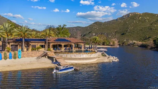 a view of patio with a backyard