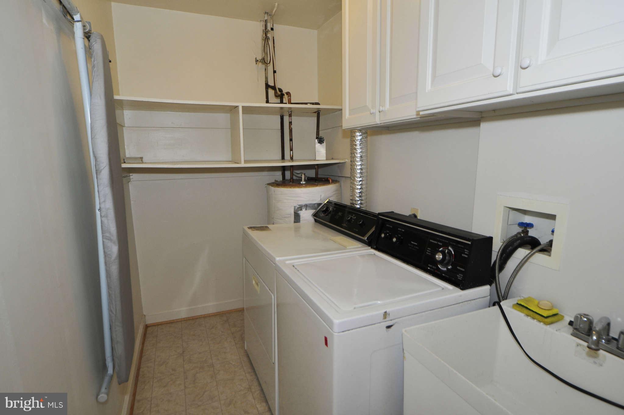 1306 Northgate Square Reston, VA 20190 - Photo 14 of 25 Laundry / storage