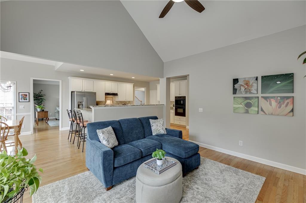982 Spring Park Lane Suwanee, GA 30024 - Photo 17 of 40 Gallery Image 17
