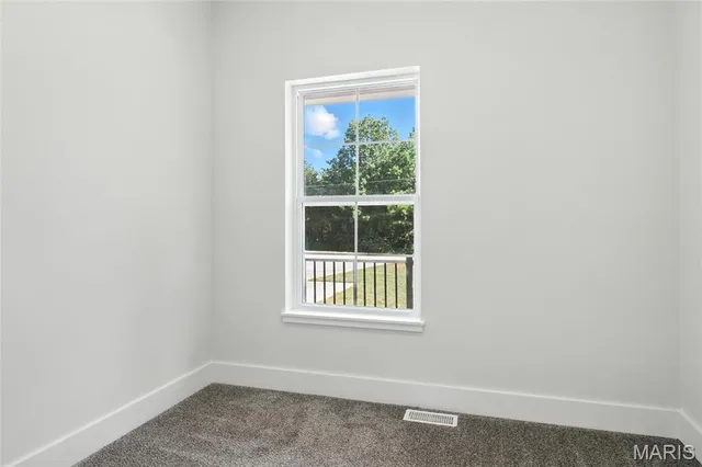 $384,900 | 1650 Brandywine Drive, De Soto, MO 63020