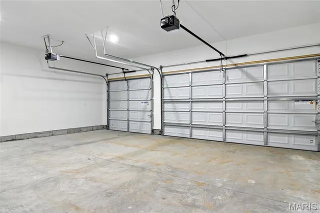 $384,900 | 1650 Brandywine Drive, De Soto, MO 63020