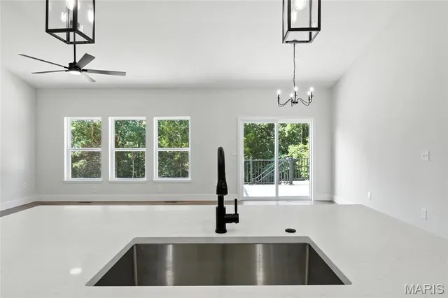 $384,900 | 1650 Brandywine Drive, De Soto, MO 63020