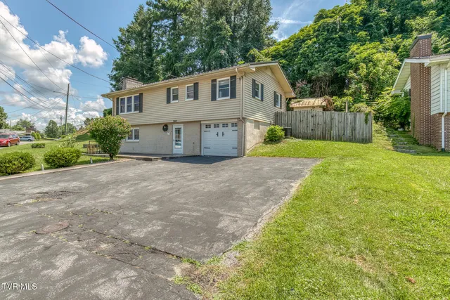 $245,000 | 170 Montrose Drive, Bristol, VA 24201