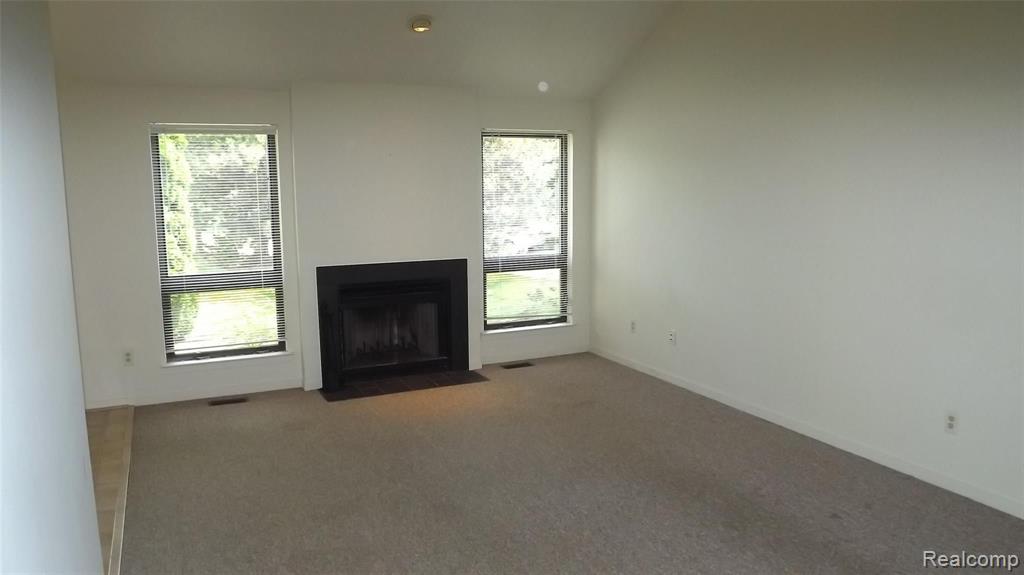 710 Preston Court, Unit 174 Rochester Hills, MI 48307 - Photo 4 of 19