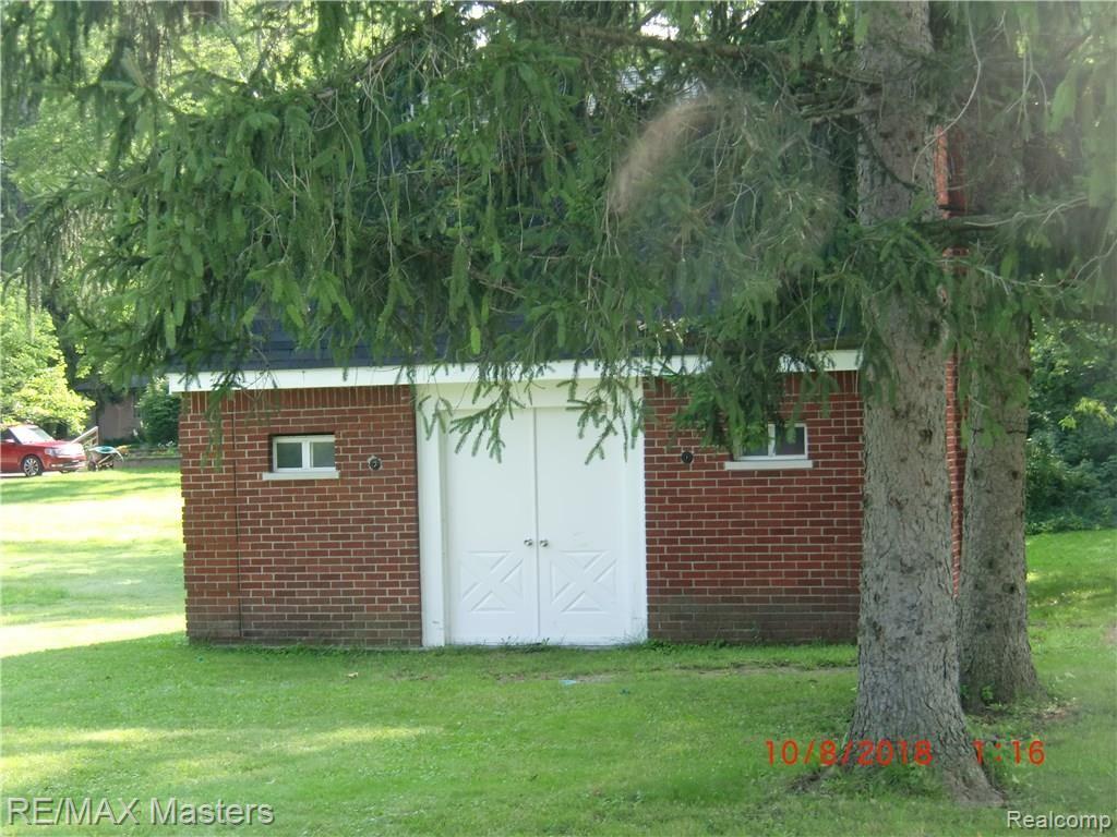 28525 Brandes Road Flat Rock, MI 48134 - Photo 28 of 29 CIMG3975.JPG
