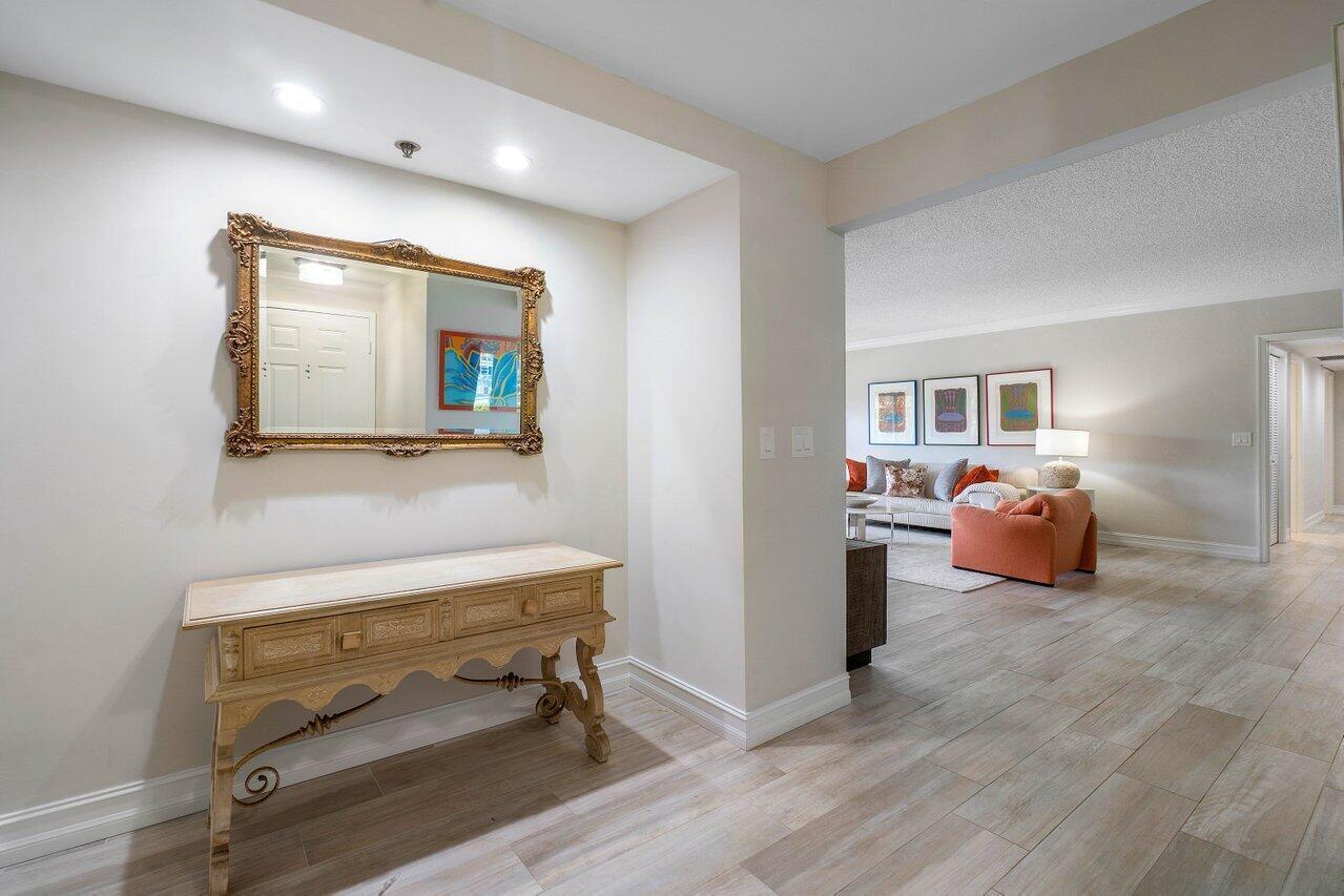 950 De Soto Road, Unit 2B Boca Raton, FL 33432 - Photo 3 of 38 006-950DeSotoRoad-BocaRaton-FL-33432-SMA