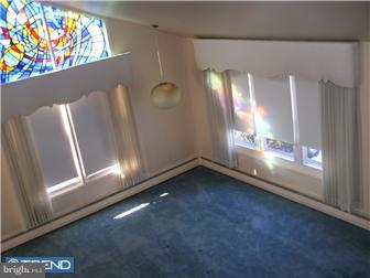 711 Thomas Road Cheltenham, PA 19012 - Photo 3 of 11 Living Room