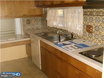 711 Thomas Road Cheltenham, PA 19012 - Photo 5 of 11 Kitchen