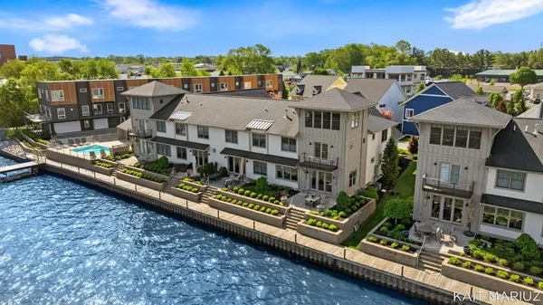 $1,325,000 | 543 Macatawa Avenue, Holland, MI 49423