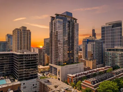 $599,900 | 100 East 14th Street, Unit 2706, Chicago, IL 60605
