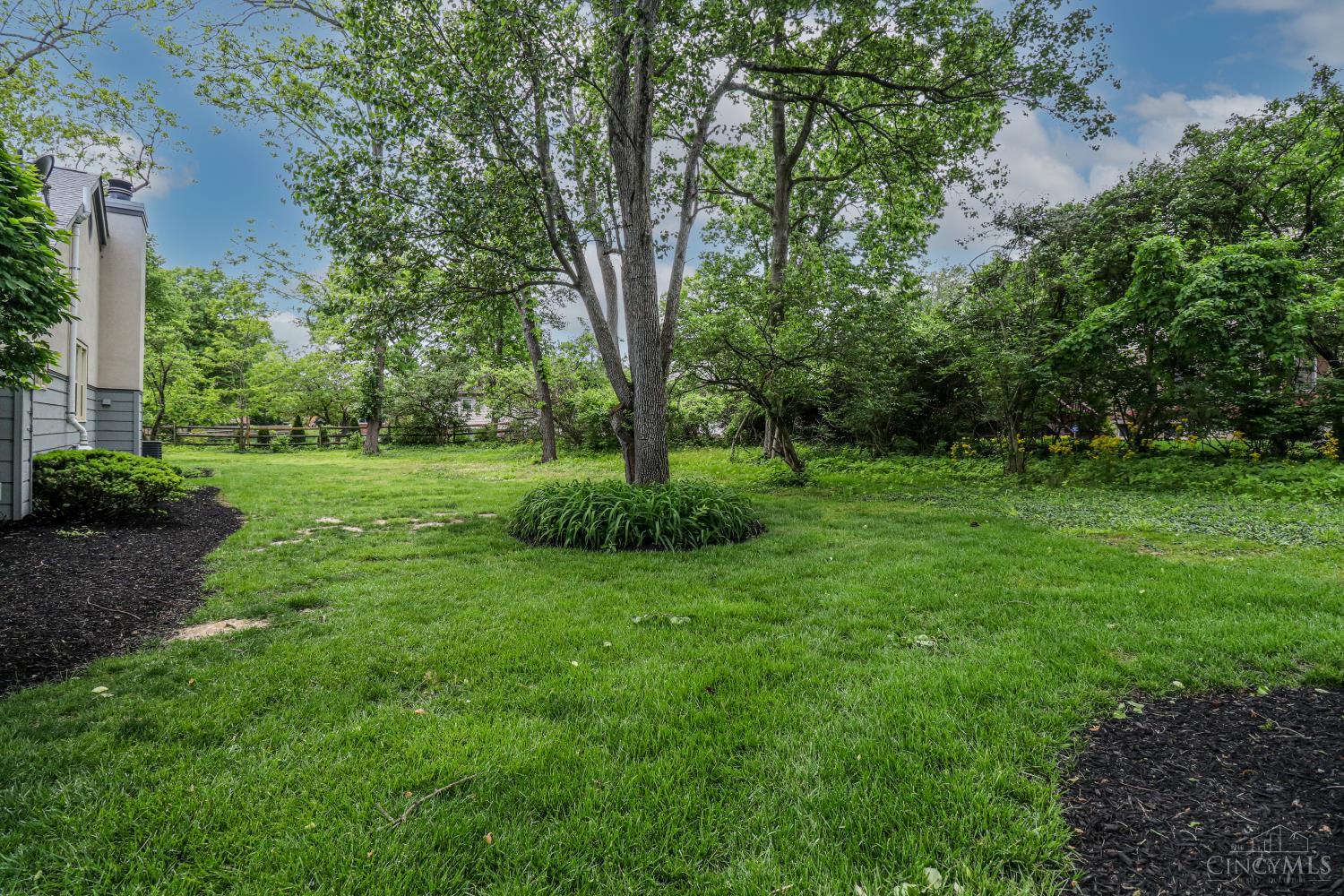 8837 Montgomery Road Cincinnati, OH 45236 - Photo 29 of 31
