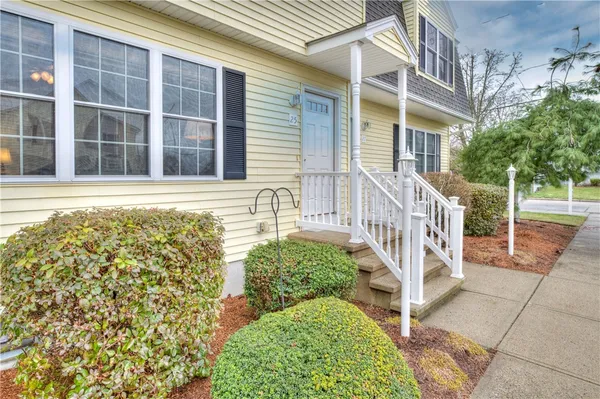 $350,000 | 25 Hyde Avenue, Pawtucket, RI 02861