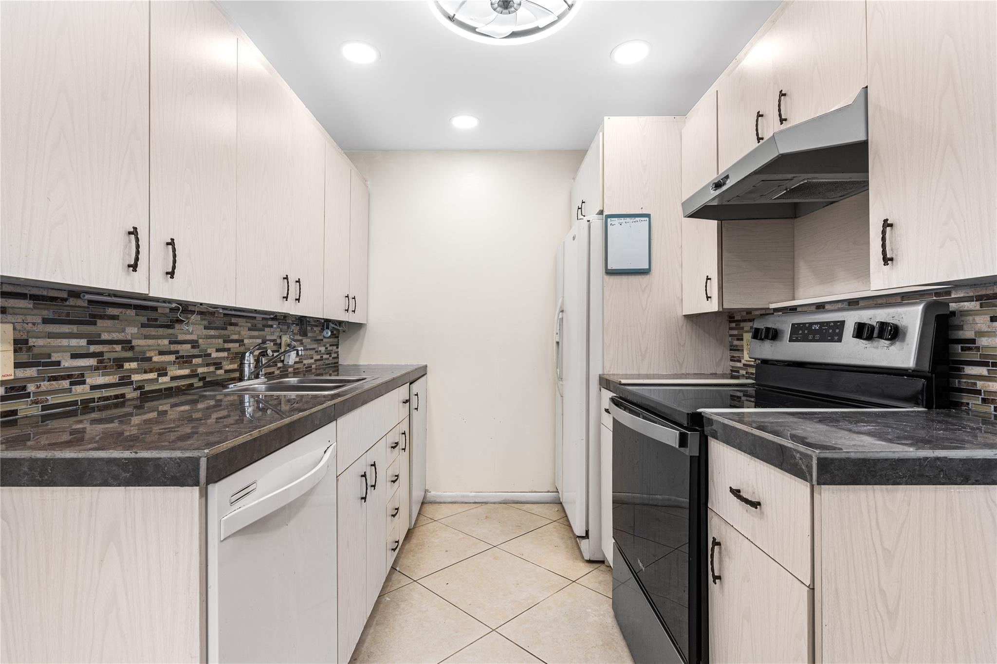 1056 Exeter, Unit 1056 Boca Raton, FL 33434 - Photo 8 of 34 Photo 8