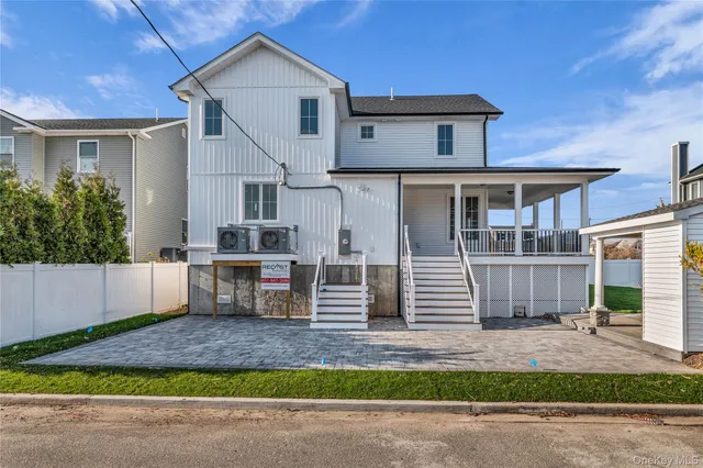 $1,198,900 | 2437 Archer Street, Seaford, NY 11783