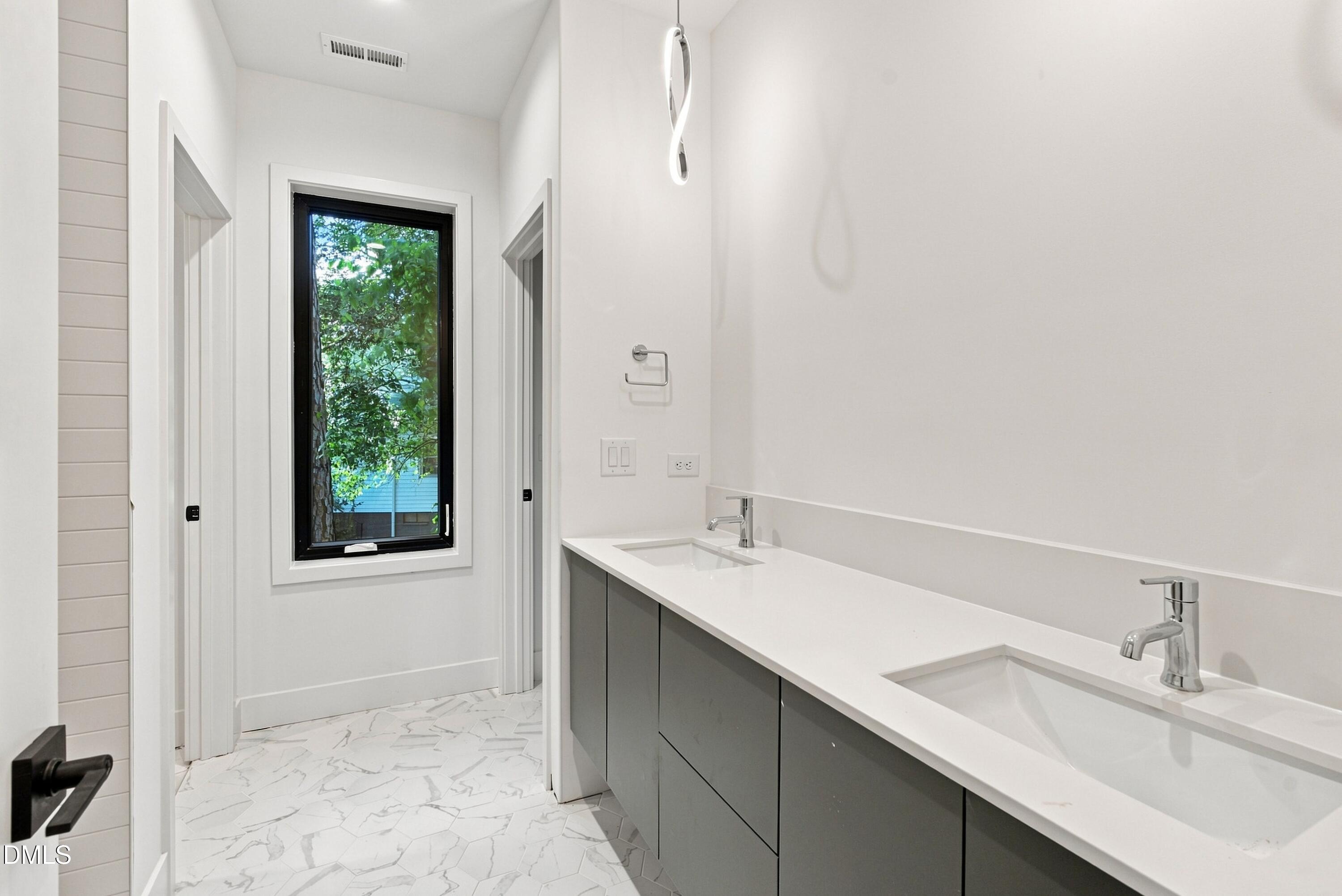 1806 Pershing Road Raleigh, NC 27608 - Photo 22 of 24 DSC_06586