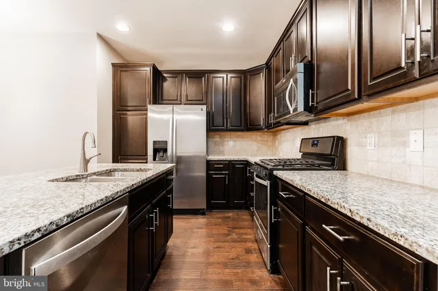 $2,600 | 42769 Keiller Terrace, Ashburn, VA 20147