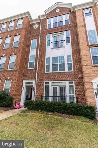 $2,600 | 42769 Keiller Terrace, Ashburn, VA 20147