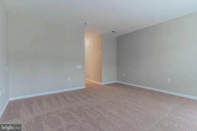 $2,600 | 42769 Keiller Terrace, Ashburn, VA 20147