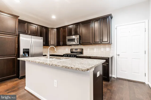 $2,600 | 42769 Keiller Terrace, Ashburn, VA 20147