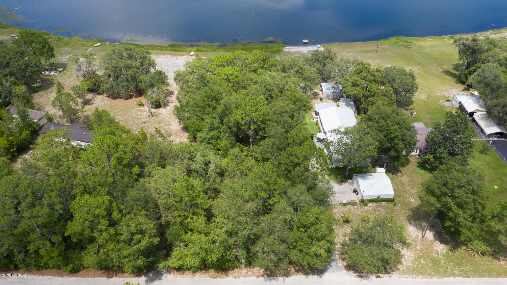 6988 Deer Springs Road Keystone Heights, FL 32656 - Photo 4 of 10 a view of a garden