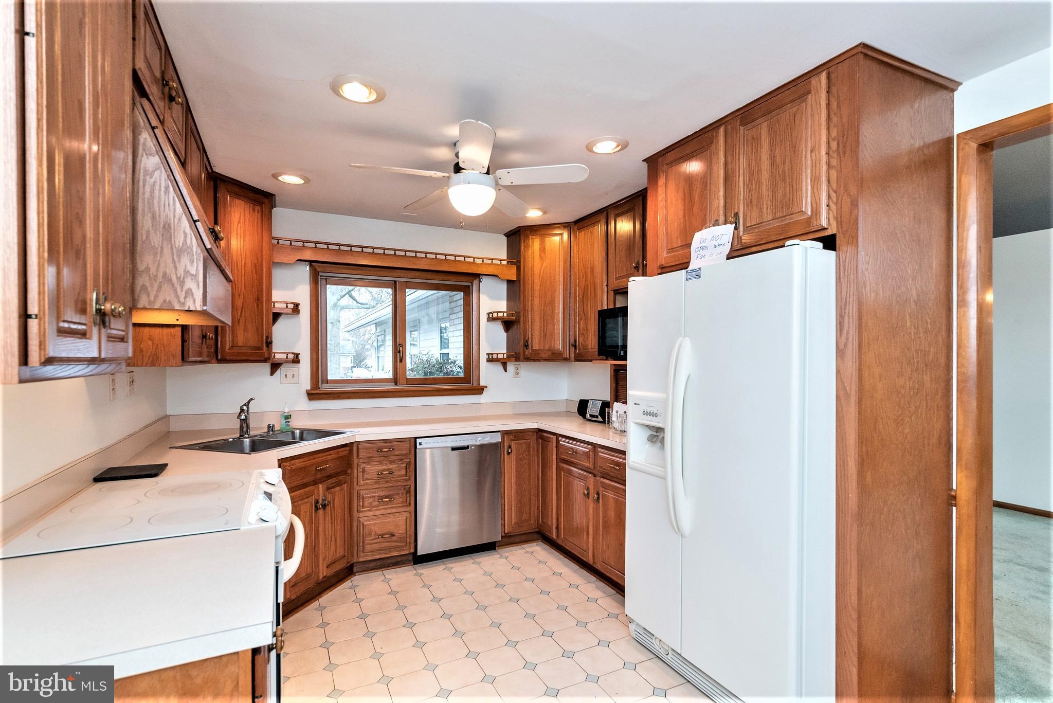406 Barksdale Road Joppa, MD 21085 - Photo 17 of 42 Kitchen