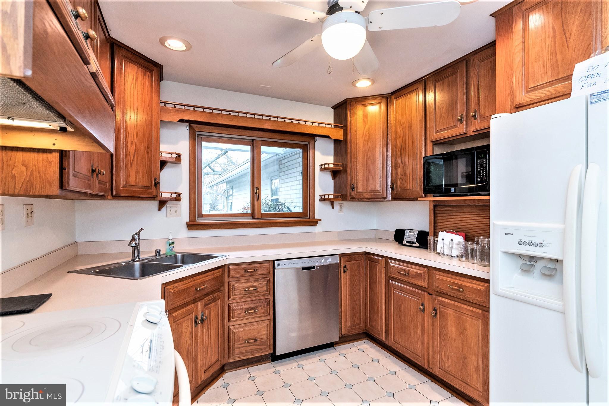 406 Barksdale Road Joppa, MD 21085 - Photo 18 of 42 Kitchen
