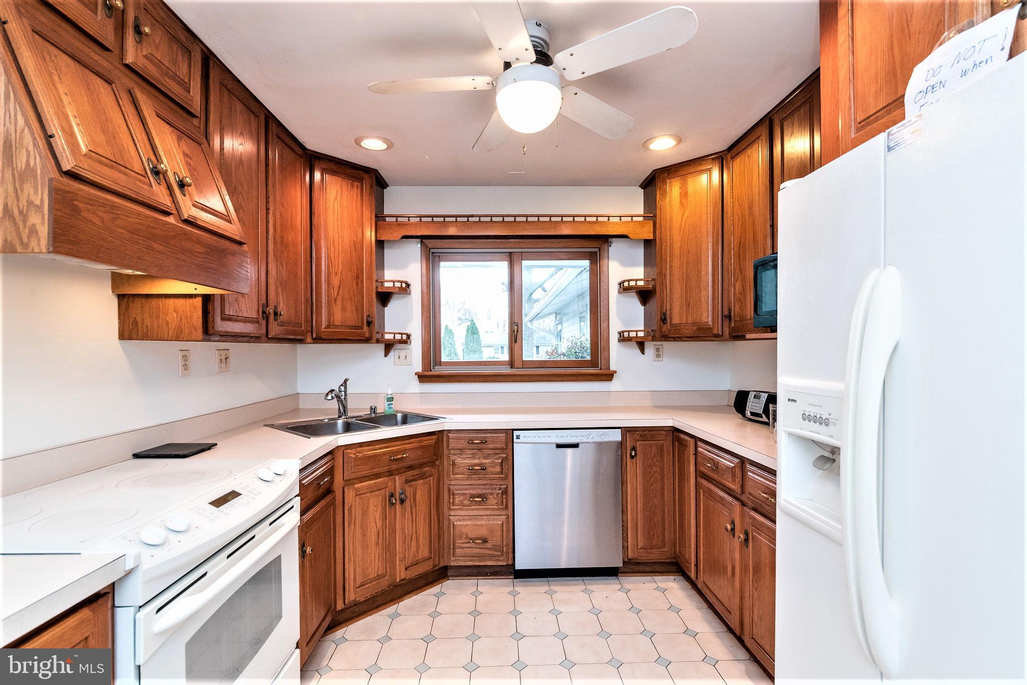 406 Barksdale Road Joppa, MD 21085 - Photo 19 of 42 Kitchen