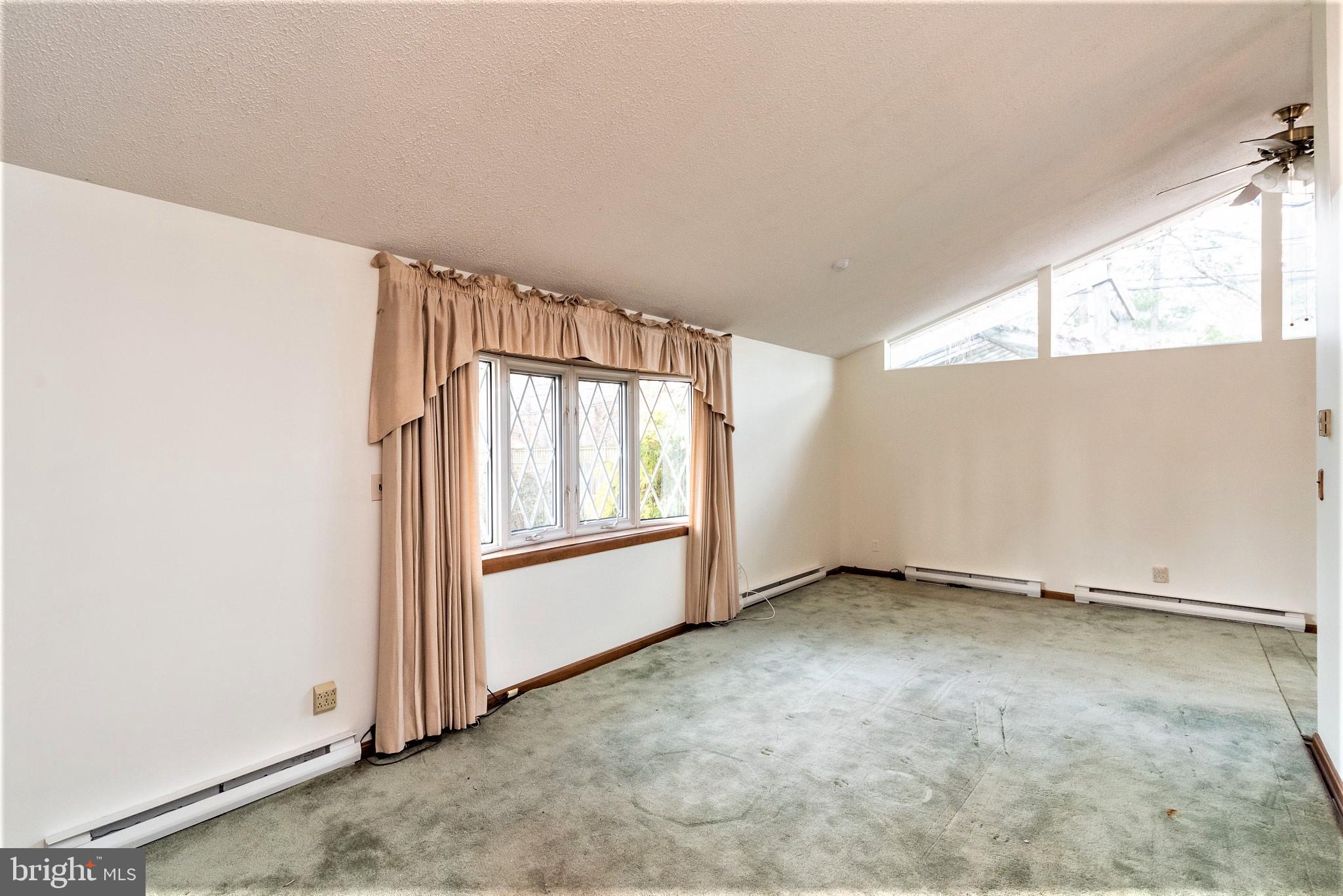 406 Barksdale Road Joppa, MD 21085 - Photo 7 of 42 Living room