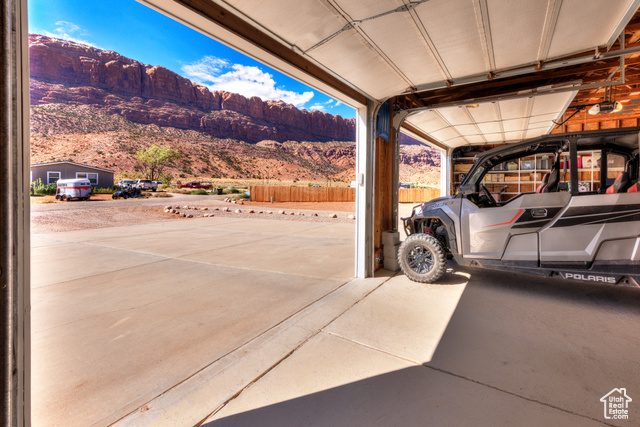 33 Merriam Court Moab, UT 84532 - Photo 48 of 56 Garage and front driveway