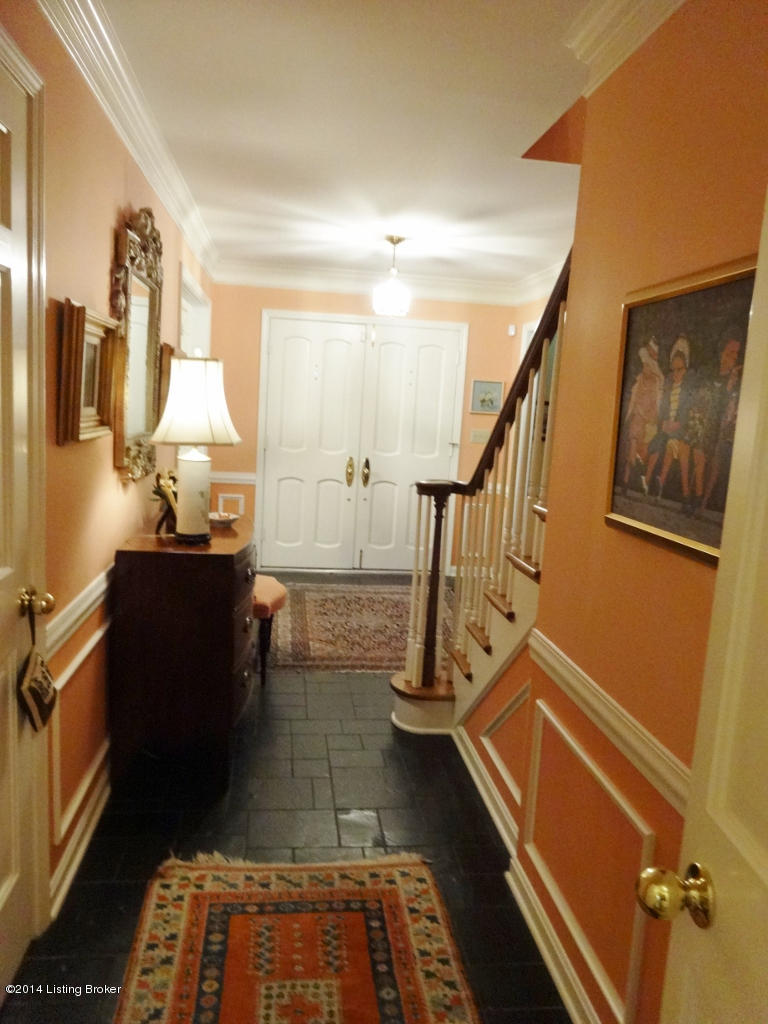 6019 Innes Trace Road Louisville, KY 40222 - Photo 5 of 30 entry2 (768x1024)