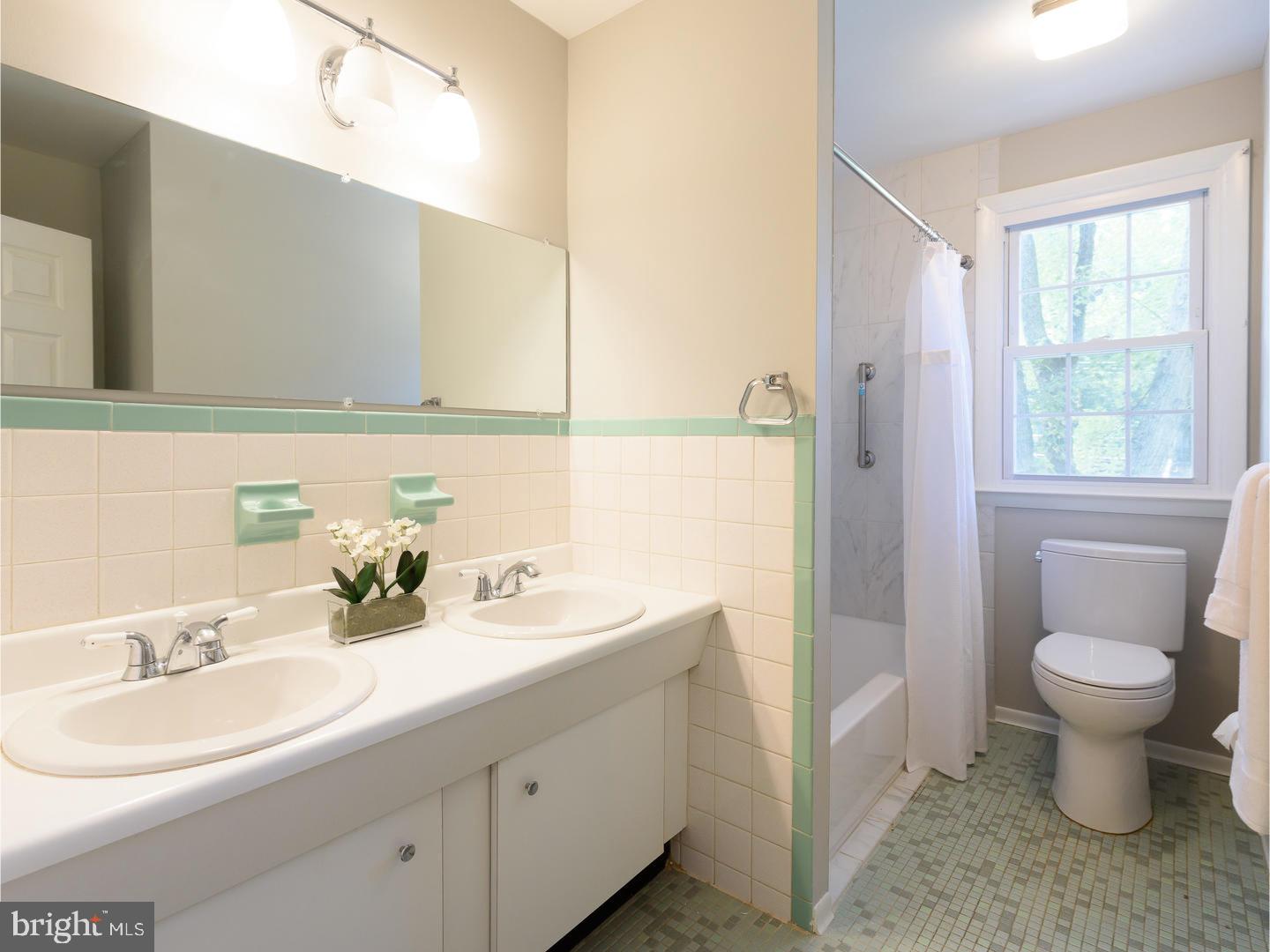 414 Crump Road Exton, PA 19341 - Photo 20 of 25 Bathroom