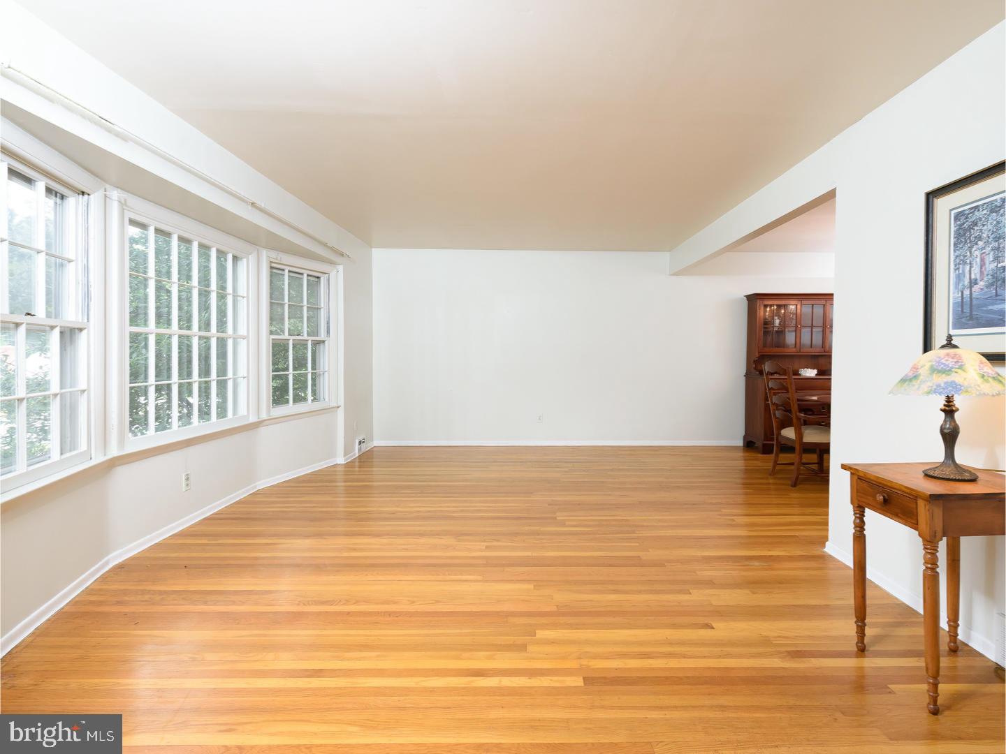 414 Crump Road Exton, PA 19341 - Photo 4 of 25 Living Room