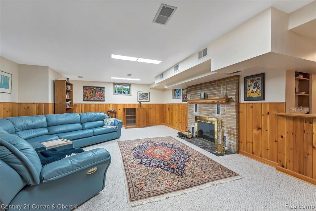 21605 West Thirteen Mile Road Franklin, MI 48025 - Photo 26 of 43