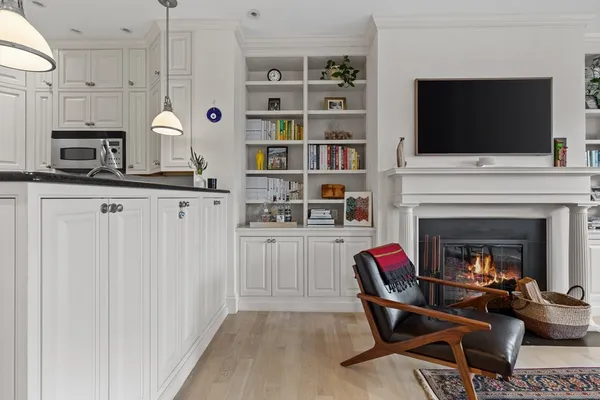 $8,000 | 238 Marlborough Street, Unit 401, Boston, MA 02116