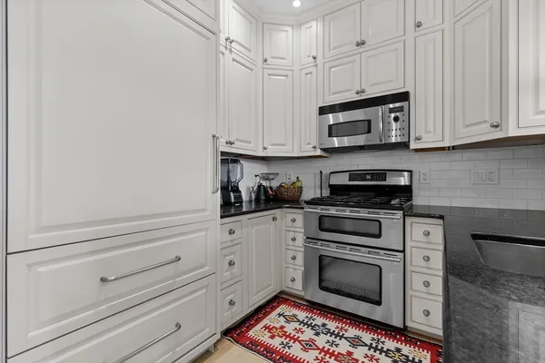 $8,000 | 238 Marlborough Street, Unit 401, Boston, MA 02116