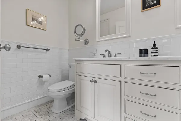 $8,000 | 238 Marlborough Street, Unit 401, Boston, MA 02116