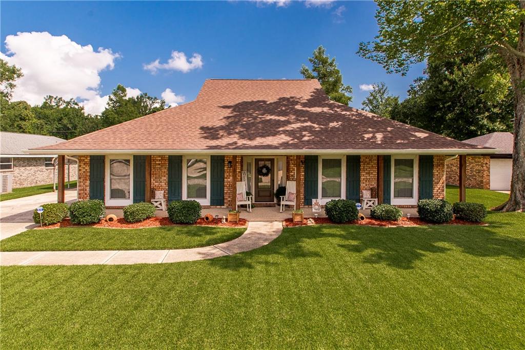319 Devon Road Laplace, LA 70068 - Photo 1 of 43 Gallery Image 1